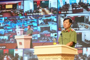 Đại tá Nguyễn Đình Dương, Giám đốc Công an TP Huế phát biểu chỉ đạo tại hội nghị