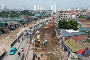 Hà Nội: Tăng tốc thi công dự án mở rộng đường Lĩnh Nam 