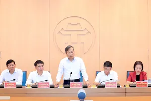 Chủ tịch UBND TP Hà Nội Vũ Đại Thắng chủ trì phiên họp. Ảnh: VIẾT THÀNH