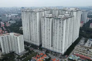 Khu chung cư HH Linh Đàm với hàng chục nghìn dân đang sinh sống. Ảnh: T.C.
