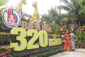 Đường hoa Nguyễn Văn Trị chính thức đón khách du xuân