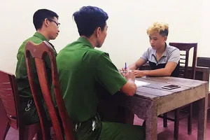 Đối tượng Lê Đình Truyền tại cơ quan công anh. Ảnh do Công an Hà Tĩnh cung cấp