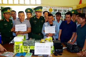 Hai đối tượng bị bắt giữ cùng tang vật