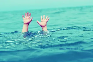 Một học sinh lớp 2 bị chết đuối dưới kênh nước