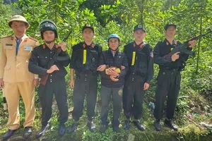 Hạ Giống Lỳ cùng tang vật ma túy bị bắt giữ