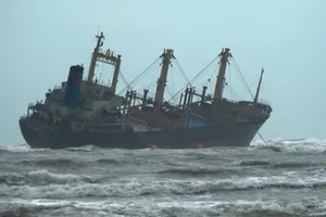 Tàu Minh Nam 07 gặp nạn tại vùng biển xã Kỳ Ninh, thị xã Kỳ Anh, tỉnh Hà Tĩnh