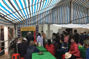 Gia đình chuẩn bị đám tang cho nạn nhân