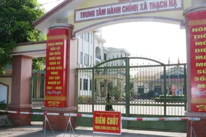 Lập điểm chốt phong tỏa Trung tâm hành chính xã Thạch Hạ