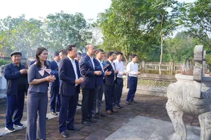 Dâng hương tưởng niệm Uy Viễn tướng công Nguyễn Công Trứ
