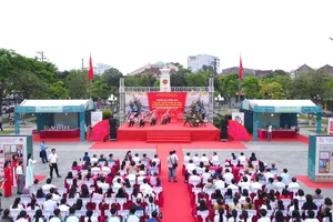 Quang cảnh Trưng bày, triển lãm "Văn học, nghệ thuật Hà Tĩnh 50 năm sáng tạo và phát triển"