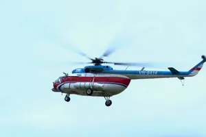 Trực thăng lên đường cứu trợ người dân vùng lũ Nghệ An 