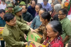 Phó Thủ tướng Trần Hồng Hà kiểm tra công tác ứng phó bão số 10 tại Hà Tĩnh