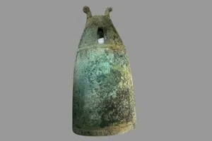 Chuông đồng cổ 