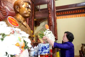 Phó Thủ tướng Phạm Thị Thanh Trà dâng hương Anh hùng liệt sĩ Lý Tự Trọng