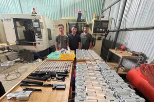 Các đối tượng và tang vật liên quan 