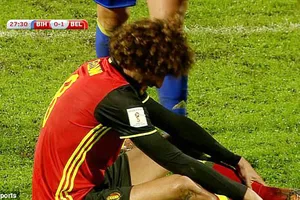 Marouane Fellaini chấn thương ở tuyển Bỉ. 