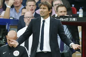 HLV Antonio Conte đang bị đặt vào tình huống khó khăn về nhân sự. Ảnh: Getty Images 