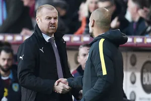 Sean Dyche (trái) tin rằng đối đầu Pep Guardiola lần này sẽ khó hơn. Ảnh: Getty Images 