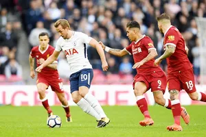 Kane (trắng) đã có ngày thi đấu xuất sắc. Ảnh: Getty Images