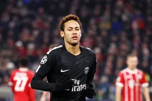 Chủ tịch Perez tiếp tục tung chiêu mời mọc Neymar. Ảnh: Getty Images 