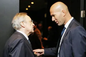 Zidane (phải) và Perez sẽ hết sức tỉnh táo trên trường chuyển nhượng. Ảnh Marca.