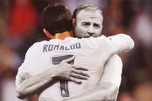 Cách ghi bàn đánh gót của Ronaldo rất giống huyền thoại Di Stefano. Ảnh AS.