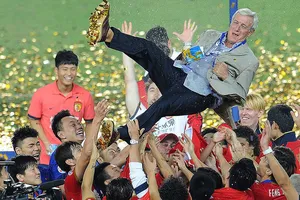 Marcello Lippi chia tay nghiệp cầm quân cấp CLB sau khi giúp Quảng Châu Evergrande thống trị châu Á. Hiện tại, ông đang dẫn dắt đội tuyển quốc gia Trung Quốc. Ảnh: Zimbio