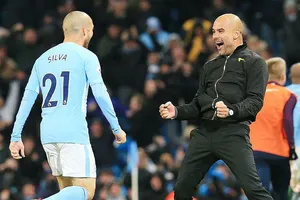 David Silva và Pep Guardiola chia sẽ niềm vui sau một chiến thắng. Ảnh: Getty Images 