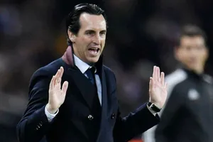 HLV Unai Emery sẽ sớm đối mặt với những vấn đề khó chịu tại Arsenal. Ảnh: Getty Images 