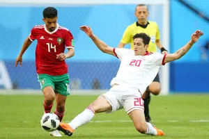 Morocco (trái) đã hứng chịu thất bại cay đắng trong một diễn biến mà họ đã chơi tốt hơn so với Iran. Ảnh: Getty Images