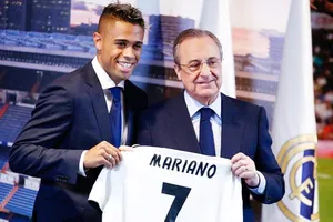 Mariano được trao chiếc áo số 7. Ảnh AS.