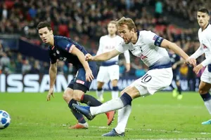 Harry Kane trong tình huống ghi bàn gỡ hòa. Ảnh: Getty Images 
