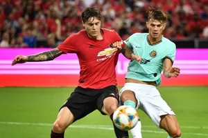 Victor Lindelof (trái) tự tin tạo ảnh hưởng nhiều hơn ở mùa giải mới. Ảnh: Getty Images