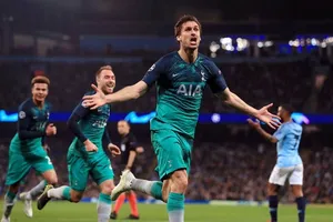 Fernando Llorente ghi bàn giúp Tottenham loại Man.City ở Chamopions League mùa qua. Ảnh: Getty Images 