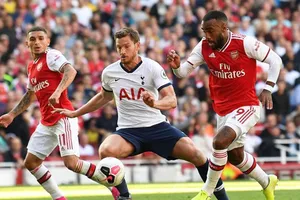 Jan Vertonghen vừa trở lại sân khi tương lai đã rõ ràng. Ảnh: Getty Images 