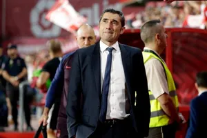 HLV Ernesto Valverde cảm nhận vị trí của mình bị lung lay dữ dội. Ảnh: Getty Images