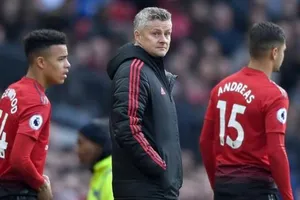 HLV Ole Gunnar Solskjaer được ủng hộ với chính sách trẻ, nhưng không được đảm bảo vị trí trong đề án của mình. Ảnh: Getty Images