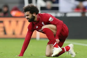 Mohamed Salah đang khiến chấn thương thêm nghiêm trọng. Ảnh: Getty Images