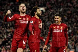 Với Jamie Carragher, chỉ có Liverpool mới ngăn được… chính họ. Ảnh: Getty Images