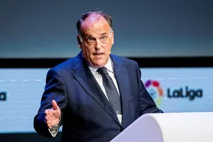 Chủ tịch Javier Tebas bảo vệ quyết định của La Liga là “chủ động” trong ứng phó dịch bệnh. Ảnh: Getty Images 