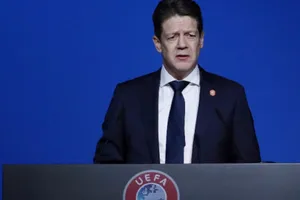 Just Spee tin rằng tình hình đang vượt tầm kiểm soát của giới điều hành bóng đá. 