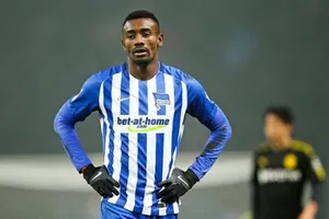 Salomon Kalou nhận thức được tác hại từ hành động của mình. Ảnh: Getty Images