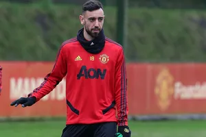 Bruno Fernandes đã trở lại Anh để sẵn sàng tập luyện. Ảnh: Getty Images