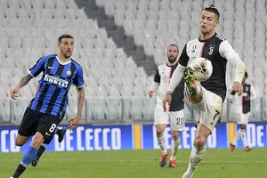 Dù không có khán giả, Serie A ấn định được ngày nối lại đã là tin vui. Ảnh: Getty Images