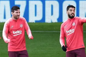 Lionel Messi và Luis Suarez đều trở lại tập luyện ngay ngày đầu nới lỏng cách ly. Ảnh: Getty Images