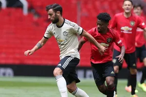 Man.United lại phải chia đội hình ra thi đấu với nhau. Ảnh: Getty Images