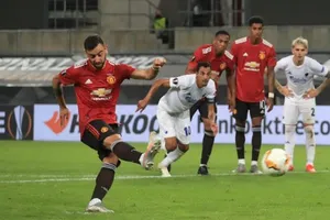 Bruno Fernandes một lần nữa sắm vai người hung của Quỷ đỏ. Ảnh: Getty Images