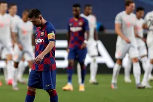 Lionel Messi và Barca thật sự rệu rã và vỡ vụn trước Bayern. Ảnh: Getty Images