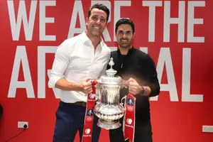 Giám đốc kỹ thuật, Edu (trái) đang phối hợp tuyệt vời cùng HLV Mikel Arteta. Ảnh: Getty Images