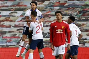 Man.United thua Paris SG và rơi vào hoàn cảnh khó khăn trước lượt trận cuối. Ảnh: Getty Images